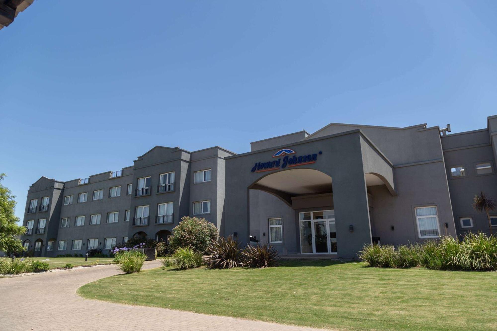 Howard Johnson Hotel & Resort Funes Exterior foto